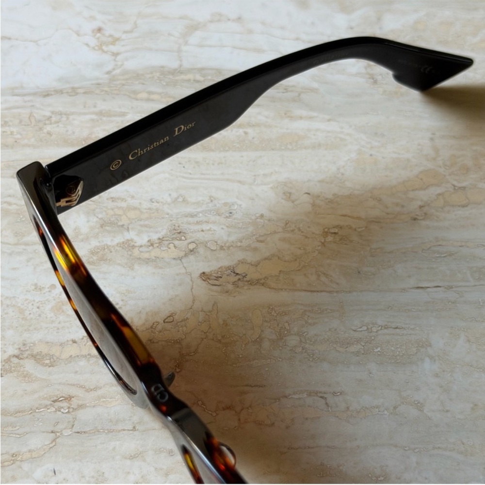 CHRISTIAN DIOR Spirit2 Cat-Eye Sunglasses in Beautiful Tortoise - Picture 10 of 13